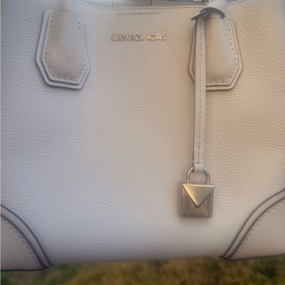 MICHAEL KORS Mercer Gallery Medium Optic White Leather Purse Tote Handbag